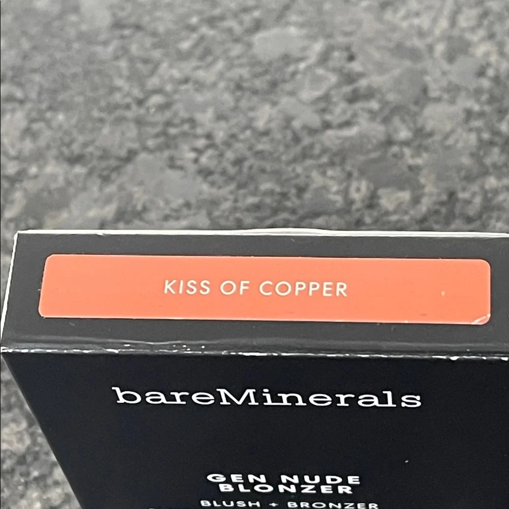 Bare Minerals Gen Nude Blonzer in Kiss of Copper flushed copper blush + bronzer